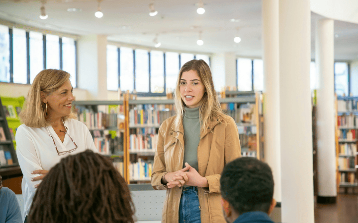 Faculdades de humanas com bolsas: 6 cursos para quem não gosta de matemática