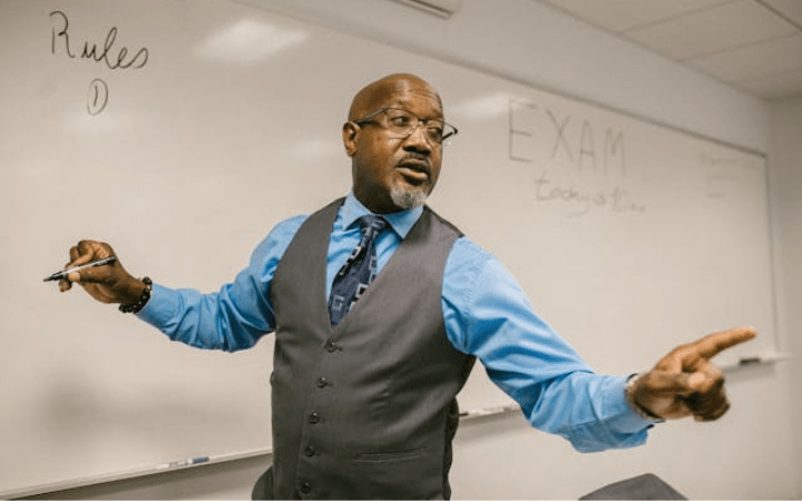 Licenciatura: 4 bolsas para cursos de professor